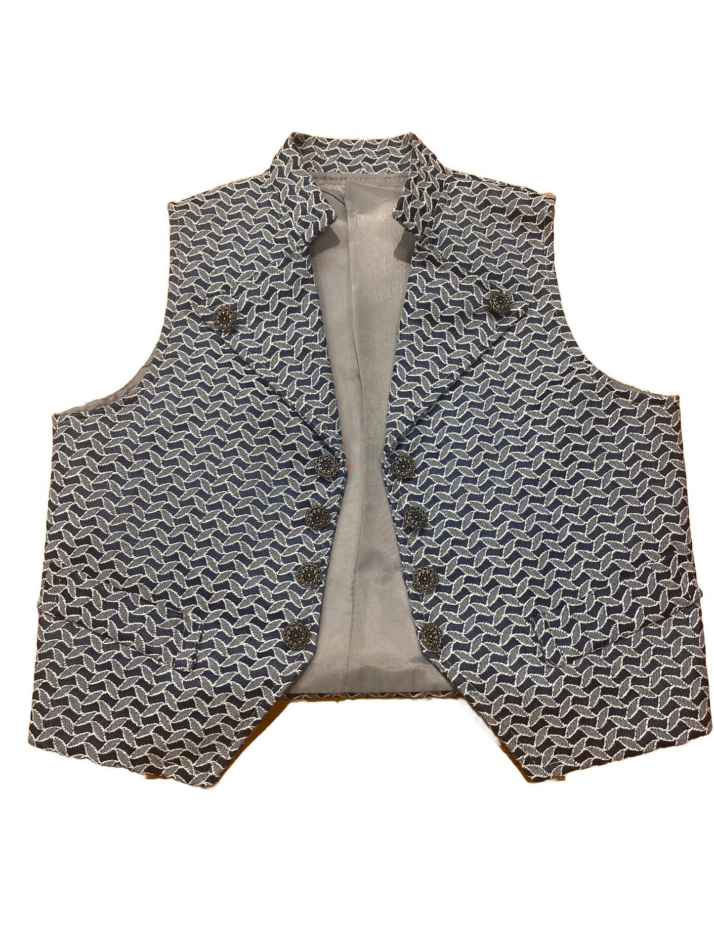 3559370